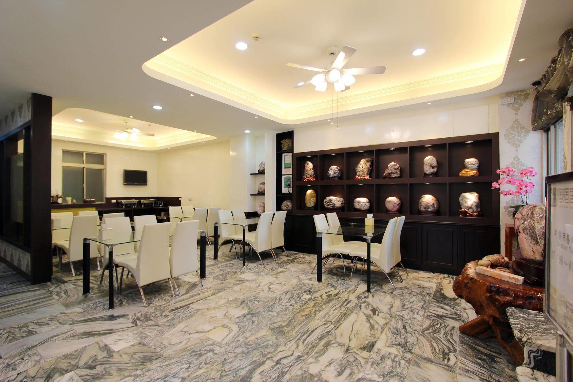 陶陶居商旅 Tautauchu Hotel Hualian Zewnętrze zdjęcie