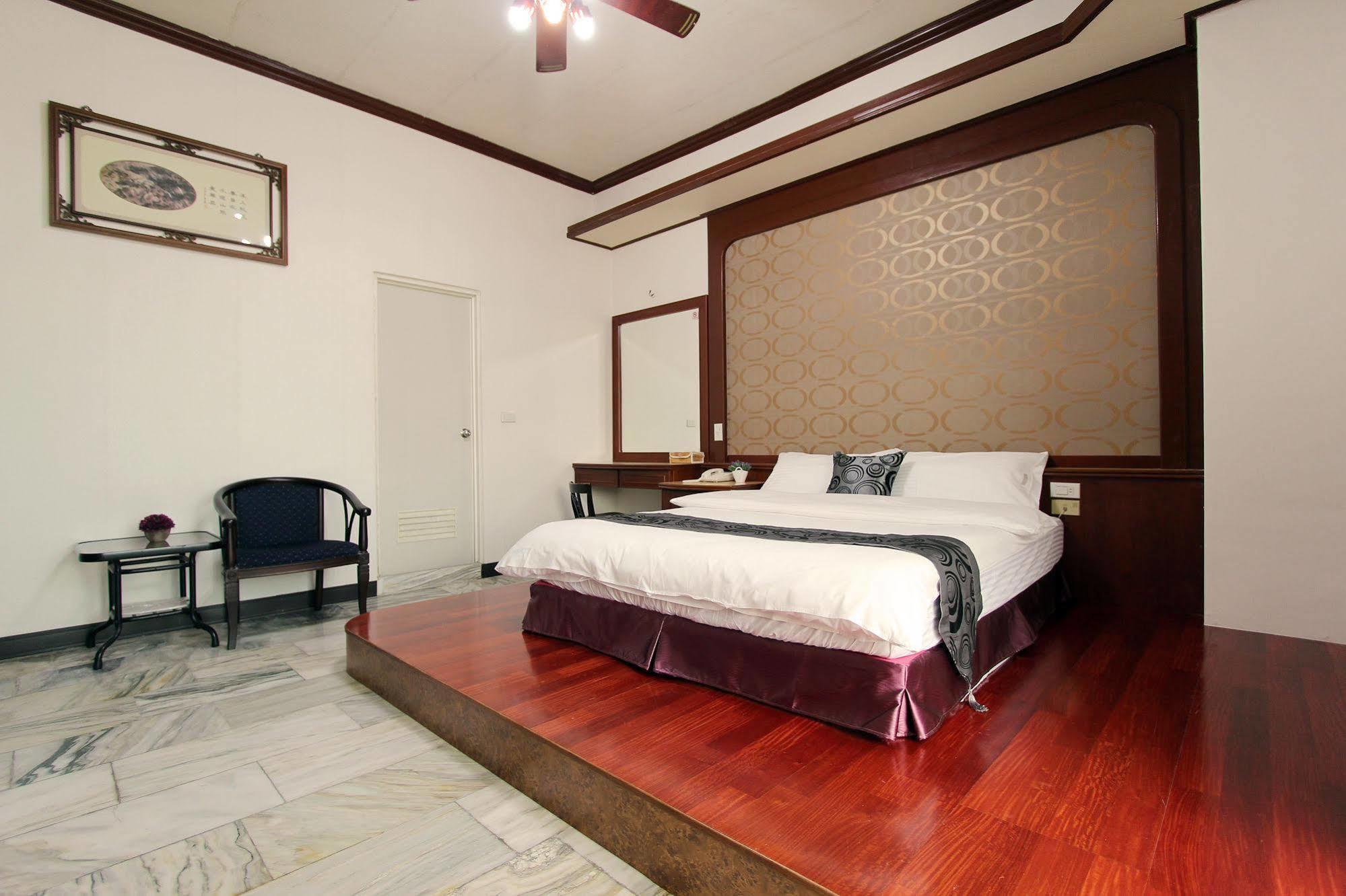 陶陶居商旅 Tautauchu Hotel Hualian Zewnętrze zdjęcie